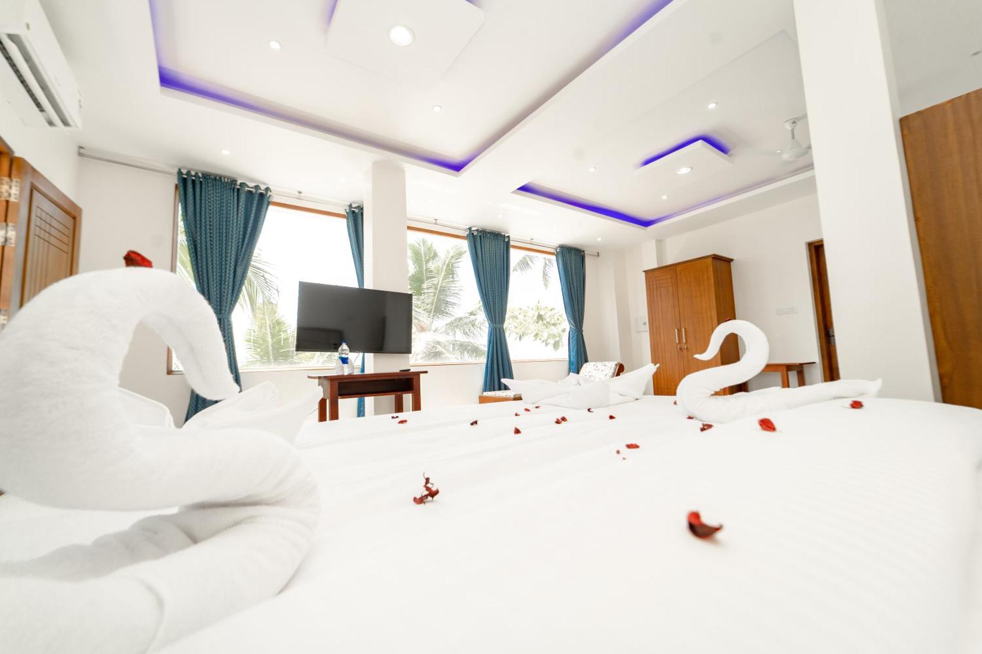 Skylar Seaview Beach Resort & Ayurveda Varkala Exterior photo